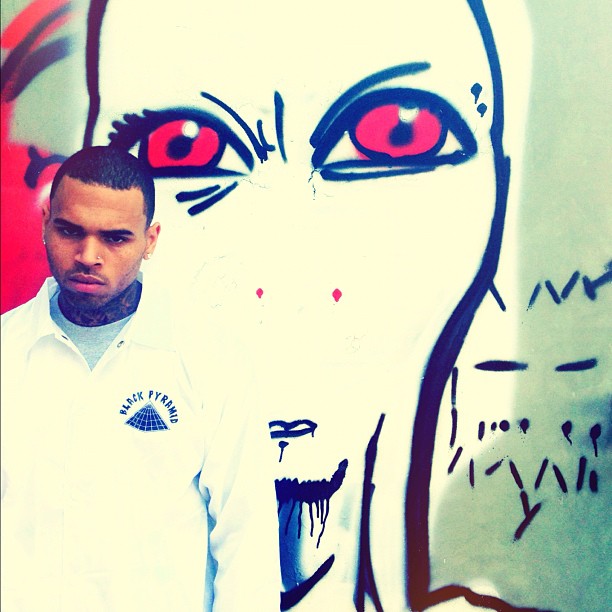 1022-Chris Brown Threatens Fan With Gay Slur-1