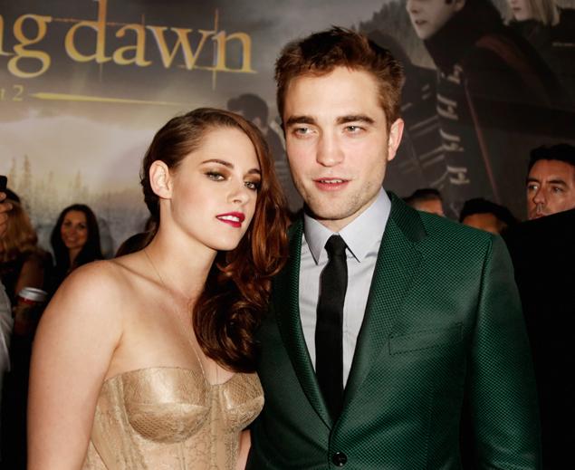 1113-Kristen Stewart & Robert Pattinson Rendezvous At Twilight Premiere-2