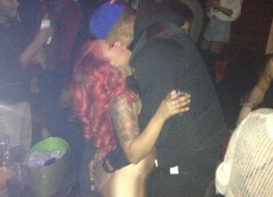 1214-JR-Smith-And_K-Michelle-Caught-In-Club-4