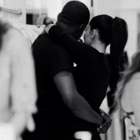 1231-Kim Kardashian Pregnant By Kanye West-2