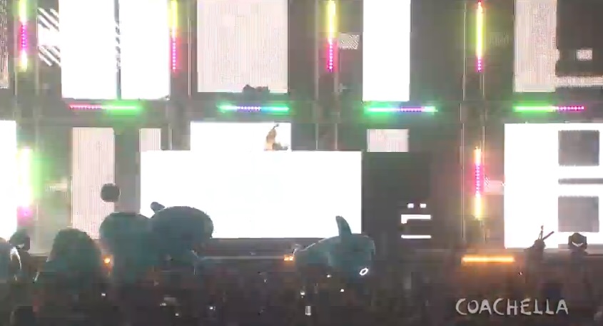 414-Coachella- Day-All-2-About-House-Moby-5
