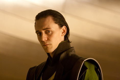Tom Hiddleston-Comic-Con-Avengers-721-2