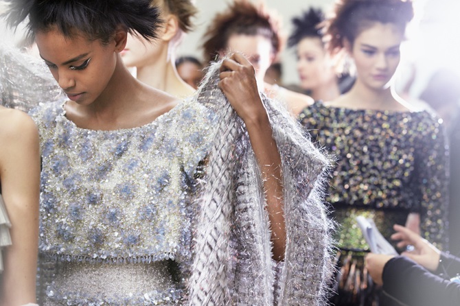 chanel-spring-summer-2014-haute-couture-backstage-0123-1