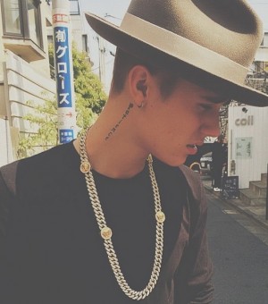 Justin-bieber-offends-japan-0423-2
