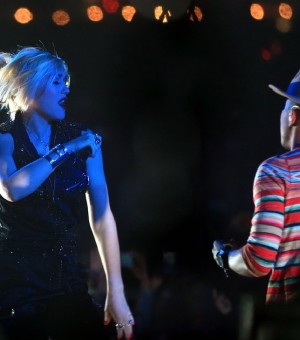 gwen-stefani-hollaback-girl-pharrell-williams-coachella-0419-1