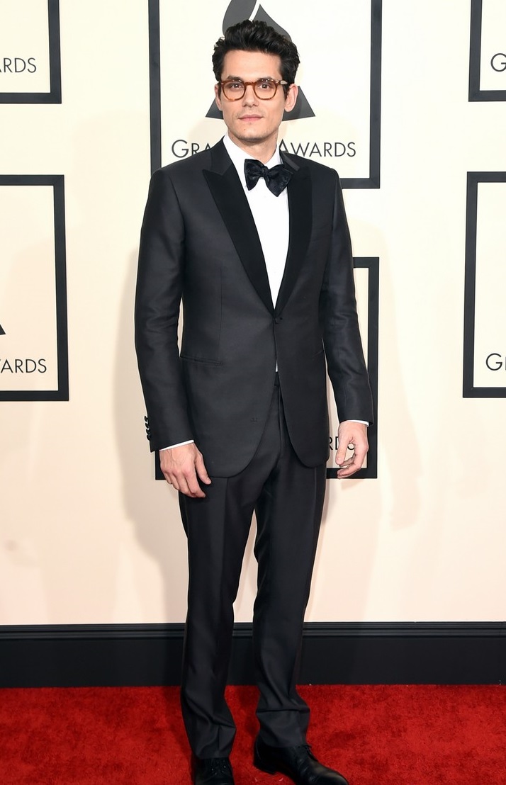 fashion-john-mayer-flawless-on-the-red-carpet-grammys-0208-1