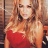 khloe-kardashian-selfie-oscars-red-carpet-0223-3
