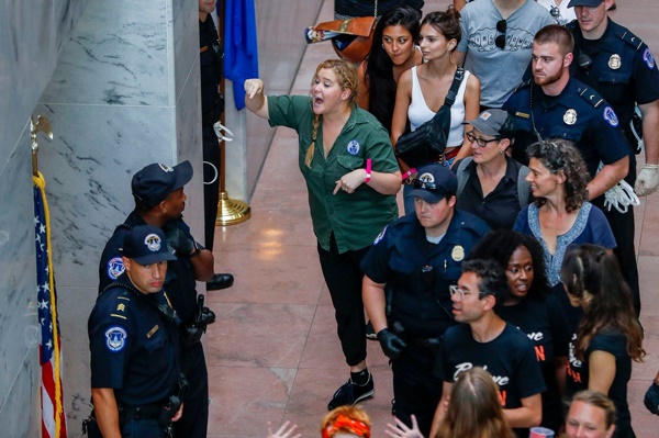 Amy Schumer + Emily Ratajkowski Arrested at Kavanaugh Protest