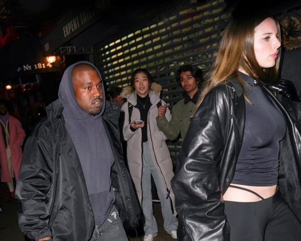 Kanye West ‘Still Pursuing’ Ex Kim Kardashian amid Dating Julia Fox