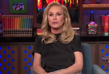 Kathy Hilton Reaction to Kyle Richards + Mauricio Umansky Split