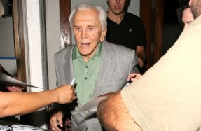 Kirk Douglas NOT Dead!