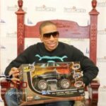 Ludacris Plays Santa to 400 Children
