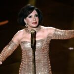 Shirley Bassey Sings Goldfinger at Oscars