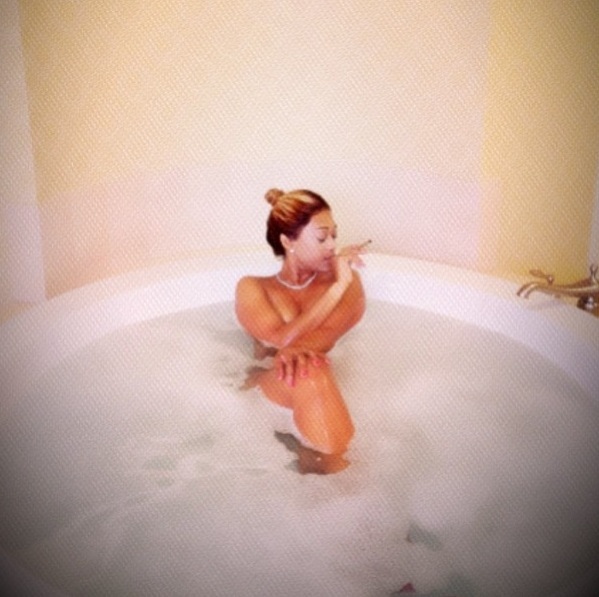Trina-naked-selfie-903-1