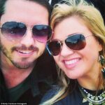 Kelly Clarkson Pregnant