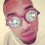 Chris Brown Defends Himself From Kiss Happy Fan - CelebNMusic