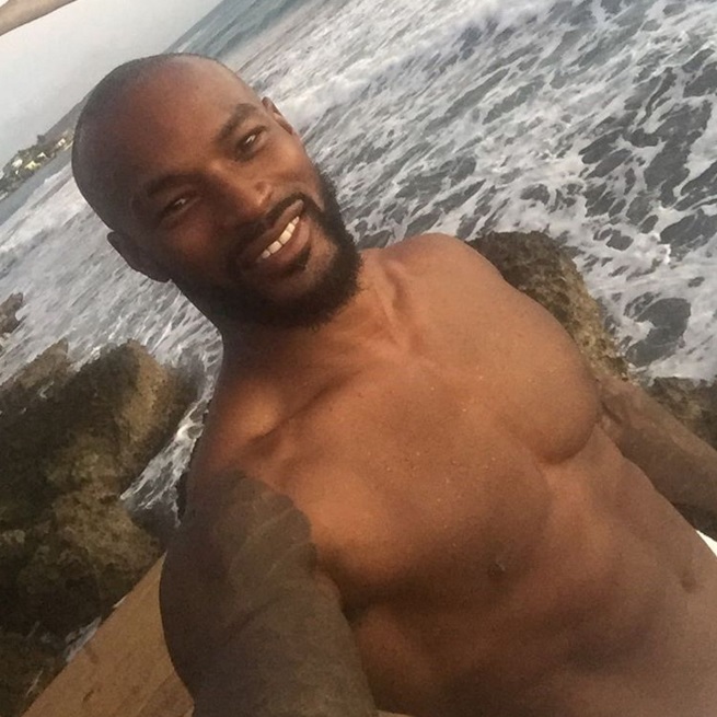 Tyson Beckford Gives Better Cakes Than John Legend
