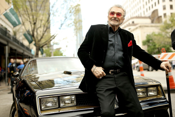 Burt Reynolds Say He Regrets Posing Nude In Cosmo