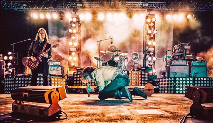 Cage The Elephant Drops "Whole Wide World" 