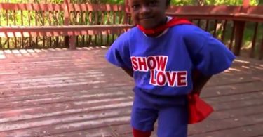4-year-old Austin Perine Is a Superhero to The Homeless