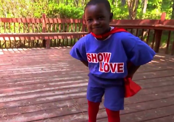 4-year-old Austin Perine Is a Superhero to The Homeless