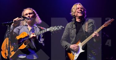 Play It Forward!: Andy Summers, Jennifer Batten, Andy Timmons, Traci Gunns Rock