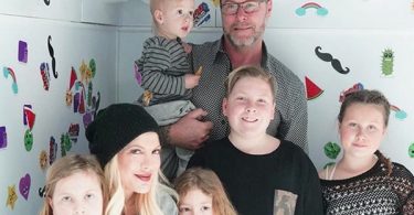 Tori Spelling + Dean McDermott Sexing Daily with CBD Lube