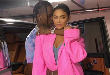 Travis Scott has Kylie Jenner’s House Burried in Rose Petals