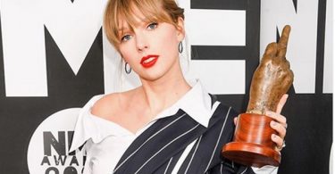 Taylor Swift Lashes Out At Big Machine Records