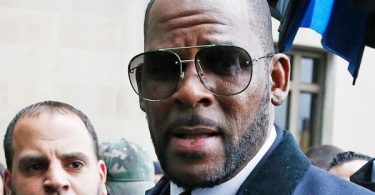 R. Kelly Cries To Keep Scheduled Trial Date In Oct