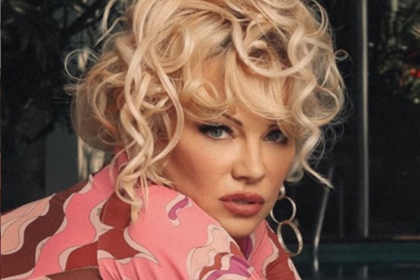 Pamela Anderson Dating Her Bodyguard