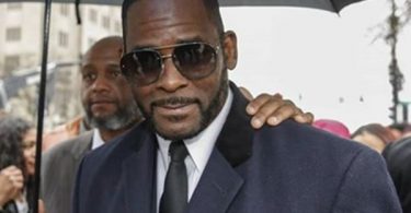 R. Kelly’s Former Manager Working On A SNITCH Plea Deal