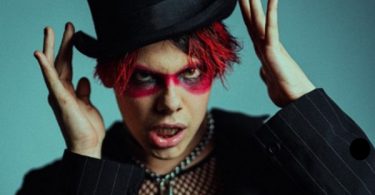 Yungblud-Praises-Fans-Helping-Redefine-Emotions-Hes-Experienced