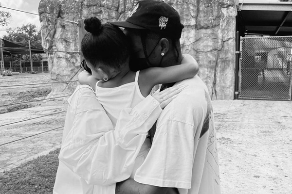 Kylie Jenner Welcomes Baby Boy with Travis Scott
