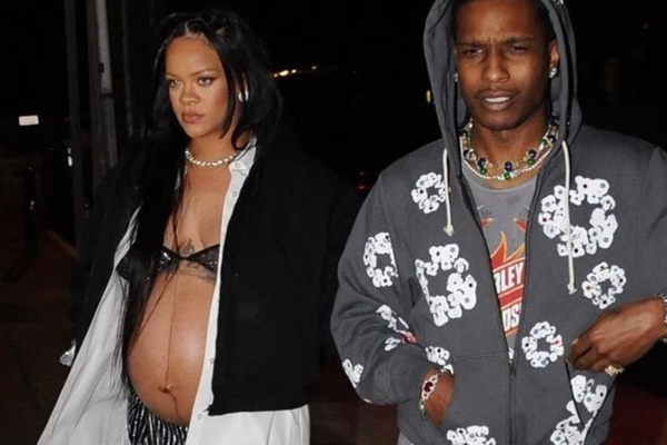 Rihanna Reportedly GAVE BIRTH + It's A BABY BOY