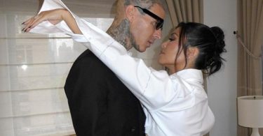 Travis Barker and Kourtney Kardashian are Officially Married