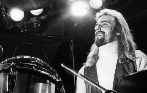 Yes Drummer Alan White Dies at 72