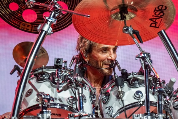 Journey's Final Run Hits a Scare as Deen Castronovo Suffers On-Stage Medical Emergency