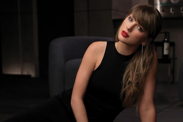 Taylor Swift Debuts "The Fate of Ophelia" Live at the Academy Museum Gala