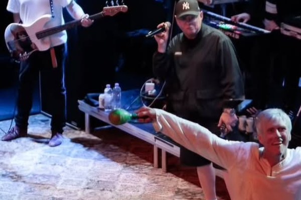 Bez: Oasis Reunion Gave Happy Mondays a Push